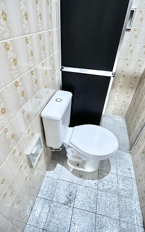 Casa à venda com 125m², 5 quartos e 2 vagas Casa à venda com 125m², 5 quartos e 2 vagasBanheiro de serviço
