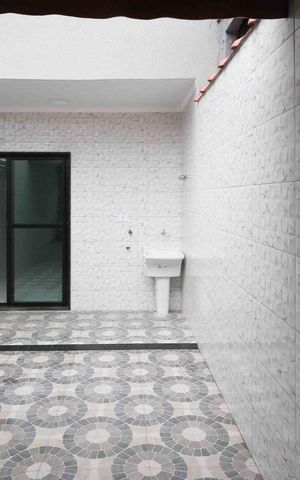 Casa à venda com 79m², 2 quartos e 2 vagas