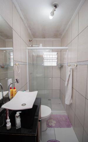 Casa à venda com 200m², 3 quartos e 2 vagasBanheiro da Suíte