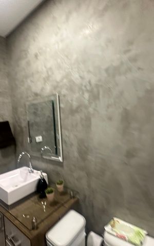 Casa de condomínio para alugar com 330m², 4 quartos e 5 vagas Casa de condomínio para alugar com 330m², 4 quartos e 5 vagasBanheiro da Suíte 1