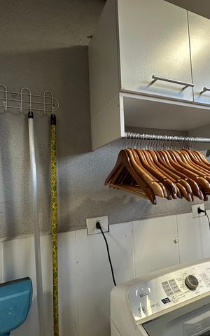 Casa de condomínio para alugar com 330m², 4 quartos e 5 vagas Casa de condomínio para alugar com 330m², 4 quartos e 5 vagasÁrea de Serviço