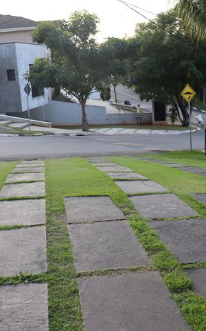 Casa de condomínio para alugar com 330m², 4 quartos e 5 vagas Casa de condomínio para alugar com 330m², 4 quartos e 5 vagasGaragem