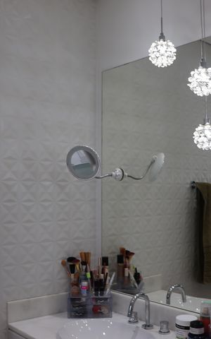 Casa de condomínio para alugar com 330m², 4 quartos e 5 vagas Casa de condomínio para alugar com 330m², 4 quartos e 5 vagasBanheiro da Suíte 4