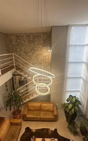 Casa de condomínio para alugar com 330m², 4 quartos e 5 vagas Casa de condomínio para alugar com 330m², 4 quartos e 5 vagasSala