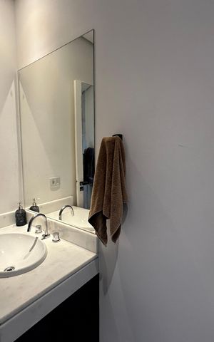 Casa de condomínio para alugar com 330m², 4 quartos e 5 vagas Casa de condomínio para alugar com 330m², 4 quartos e 5 vagasBanheiro da Suíte 2