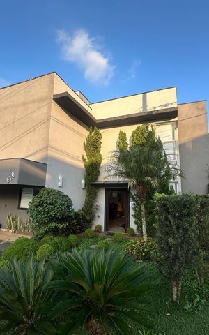 Casa de condomínio para alugar com 330m², 4 quartos e 5 vagas Casa de condomínio para alugar com 330m², 4 quartos e 5 vagasFachada