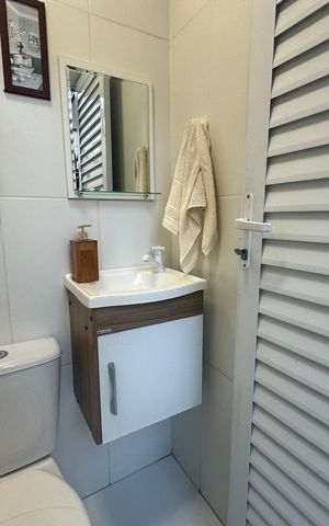 Casa de condomínio para alugar com 330m², 4 quartos e 5 vagas Casa de condomínio para alugar com 330m², 4 quartos e 5 vagasBanheiro Social