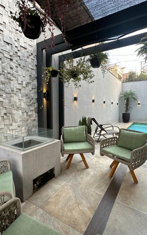 Casa de condomínio para alugar com 330m², 4 quartos e 5 vagas Casa de condomínio para alugar com 330m², 4 quartos e 5 vagasVaranda