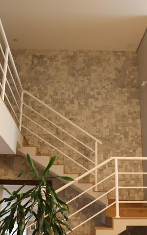 Casa de condomínio para alugar com 330m², 4 quartos e 5 vagas Casa de condomínio para alugar com 330m², 4 quartos e 5 vagasEscada