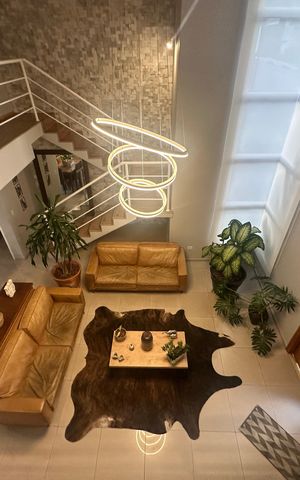 Casa de condomínio para alugar com 330m², 4 quartos e 5 vagas Casa de condomínio para alugar com 330m², 4 quartos e 5 vagasSala