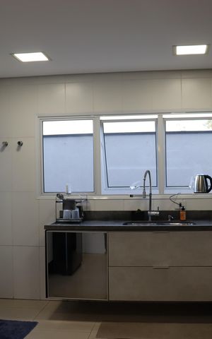 Casa de condomínio para alugar com 330m², 4 quartos e 5 vagas Casa de condomínio para alugar com 330m², 4 quartos e 5 vagasCozinha