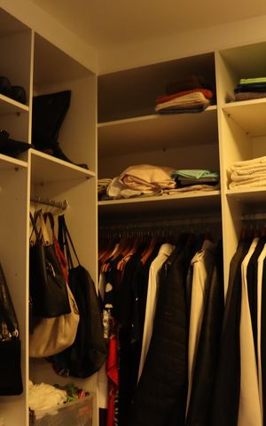 Casa de condomínio para alugar com 330m², 4 quartos e 5 vagas Casa de condomínio para alugar com 330m², 4 quartos e 5 vagasCloset da suíte 4