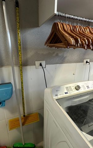 Casa de condomínio para alugar com 330m², 4 quartos e 5 vagas Casa de condomínio para alugar com 330m², 4 quartos e 5 vagasÁrea de Serviço