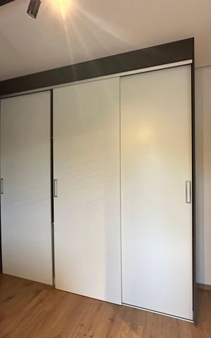 Casa de condomínio para alugar com 330m², 4 quartos e 5 vagas Casa de condomínio para alugar com 330m², 4 quartos e 5 vagasSuíte 3