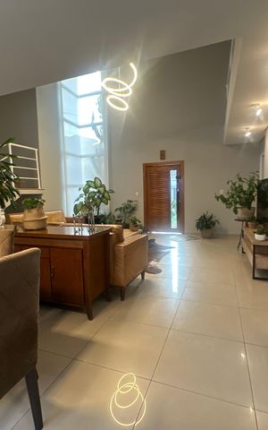 Casa de condomínio para alugar com 330m², 4 quartos e 5 vagas Casa de condomínio para alugar com 330m², 4 quartos e 5 vagasSala