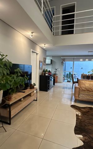 Casa de condomínio para alugar com 330m², 4 quartos e 5 vagas Casa de condomínio para alugar com 330m², 4 quartos e 5 vagasSala