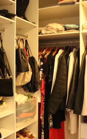 Casa de condomínio para alugar com 330m², 4 quartos e 5 vagas Casa de condomínio para alugar com 330m², 4 quartos e 5 vagasCloset da suíte 4