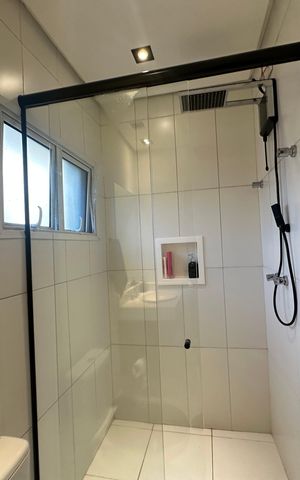 Casa de condomínio para alugar com 330m², 4 quartos e 5 vagas Casa de condomínio para alugar com 330m², 4 quartos e 5 vagasBanheiro da Suíte 2