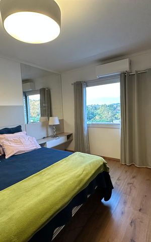 Casa de condomínio para alugar com 330m², 4 quartos e 5 vagas Casa de condomínio para alugar com 330m², 4 quartos e 5 vagasSuíte 4