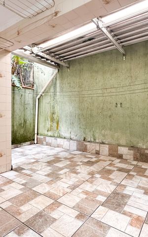 Casa à venda com 166m², 3 quartos e 2 vagas Casa à venda com 166m², 3 quartos e 2 vagasÁrea de Serviço