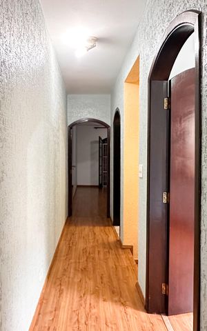 Casa à venda com 166m², 3 quartos e 2 vagas Casa à venda com 166m², 3 quartos e 2 vagasAcesso aos Quartos