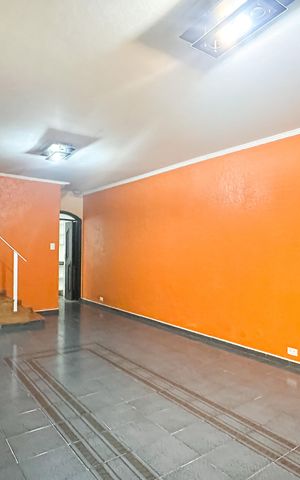 Casa à venda com 166m², 3 quartos e 2 vagas Casa à venda com 166m², 3 quartos e 2 vagasSala