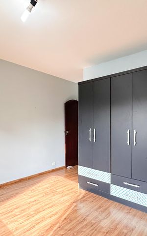 Casa à venda com 166m², 3 quartos e 2 vagas Casa à venda com 166m², 3 quartos e 2 vagasQuarto 2