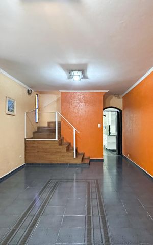 Casa à venda com 166m², 3 quartos e 2 vagas Casa à venda com 166m², 3 quartos e 2 vagasSala