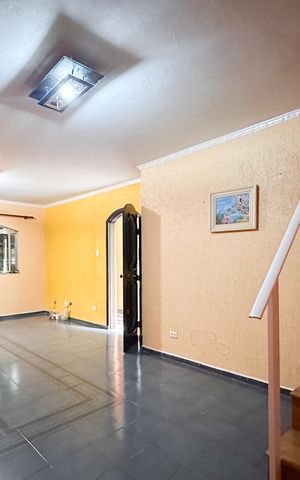Casa à venda com 166m², 3 quartos e 2 vagas Casa à venda com 166m², 3 quartos e 2 vagasSala