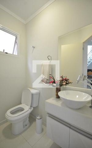 Casa à venda com 200m², 3 quartos e sem vaga