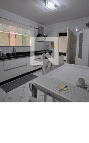 Casa à venda com 200m², 3 quartos e sem vaga