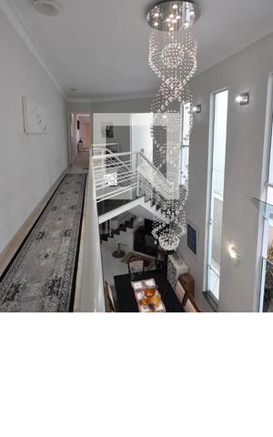 Casa à venda com 200m², 3 quartos e sem vaga