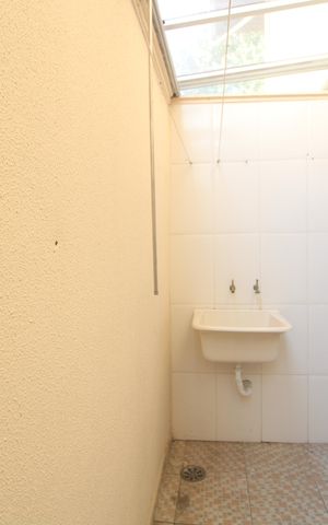 Casa de condomínio à venda com 100m², 2 quartos e 2 vagasLavanderia