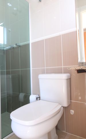 Casa de condomínio à venda com 100m², 2 quartos e 2 vagasBanheiro da suíte 2