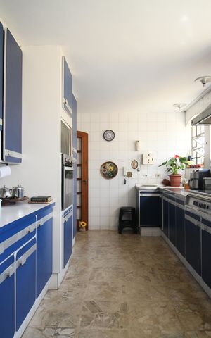 Casa para alugar com 350m², 4 quartos e 4 vagasCozinha - Armários