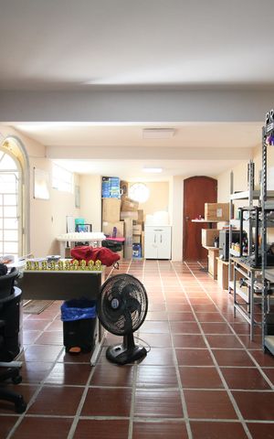 Casa para alugar com 350m², 4 quartos e 4 vagasEscritório