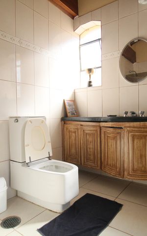 Casa para alugar com 350m², 4 quartos e 4 vagasBanheiro 3