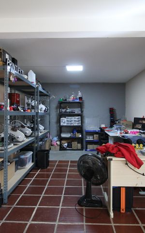 Casa para alugar com 350m², 4 quartos e 4 vagasEscritório