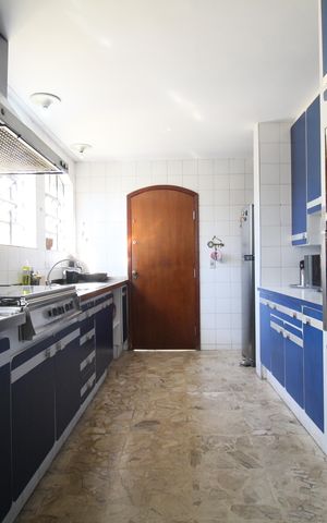 Casa para alugar com 350m², 4 quartos e 4 vagasCozinha - Armários