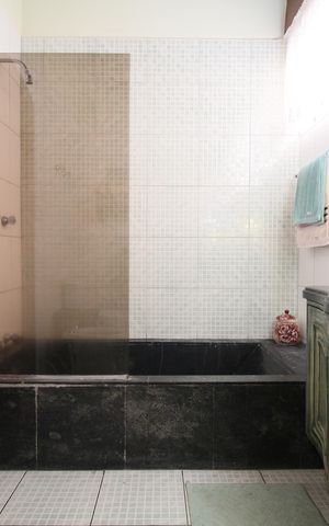 Casa para alugar com 350m², 4 quartos e 4 vagasBanheiro 1