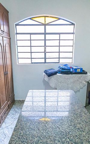 Casa à venda com 360m², 3 quartos e 6 vagas Casa à venda com 360m², 3 quartos e 6 vagasQuarto 1