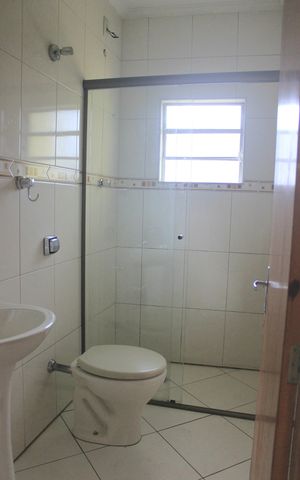 Casa para alugar com 80m², 2 quartos e sem vagaBanheiro social
