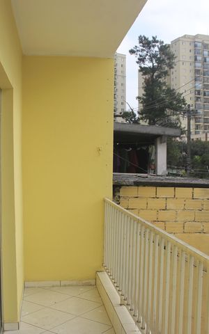 Casa para alugar com 80m², 2 quartos e sem vagaVaranda