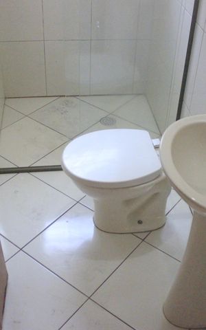 Casa para alugar com 80m², 2 quartos e sem vagaBanheiro da Suíte