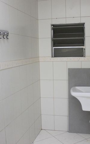 Casa para alugar com 80m², 2 quartos e sem vagaLavanderia