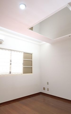 Casa para alugar com 294m², 4 quartos e 2 vagasSuíte 2
