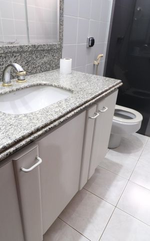 Casa para alugar com 294m², 4 quartos e 2 vagasBanheiro Social
