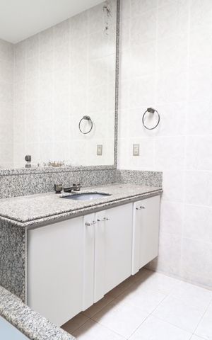 Casa para alugar com 294m², 4 quartos e 2 vagasBanheiro da Suíte 2