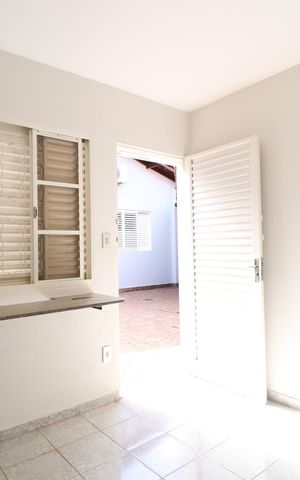 Casa para alugar com 294m², 4 quartos e 2 vagasQuarto de serviço