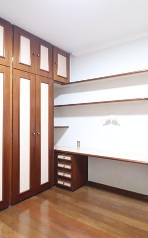 Casa para alugar com 294m², 4 quartos e 2 vagasQuarto 1